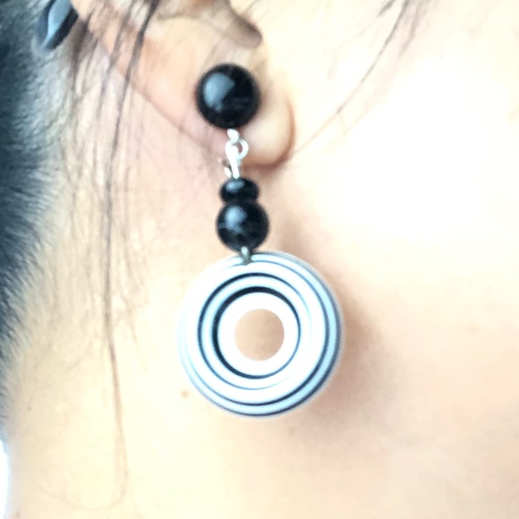 🐷 Handmade Black and White Clip ons - Picture 5 of 5